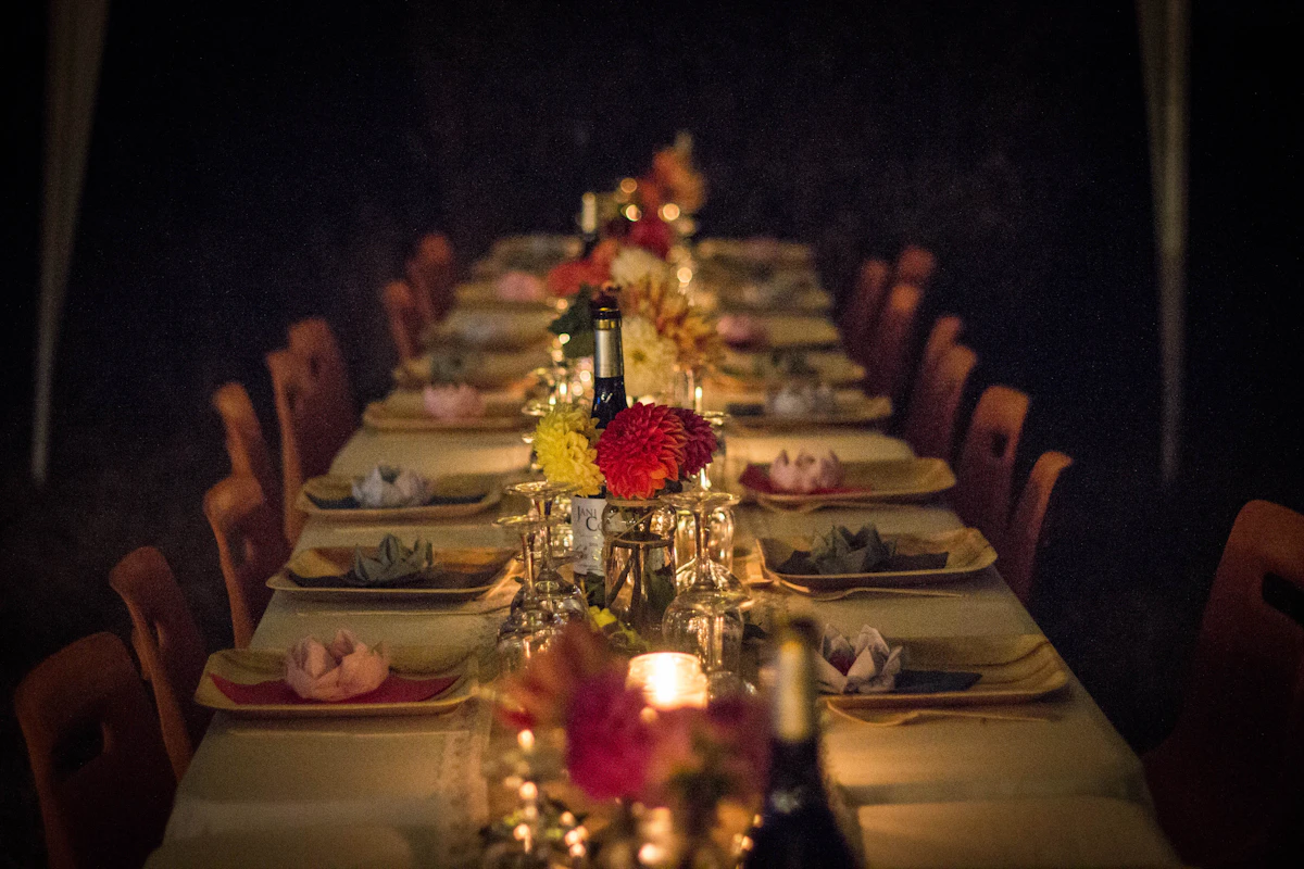 Private event table setting — presentation style reference