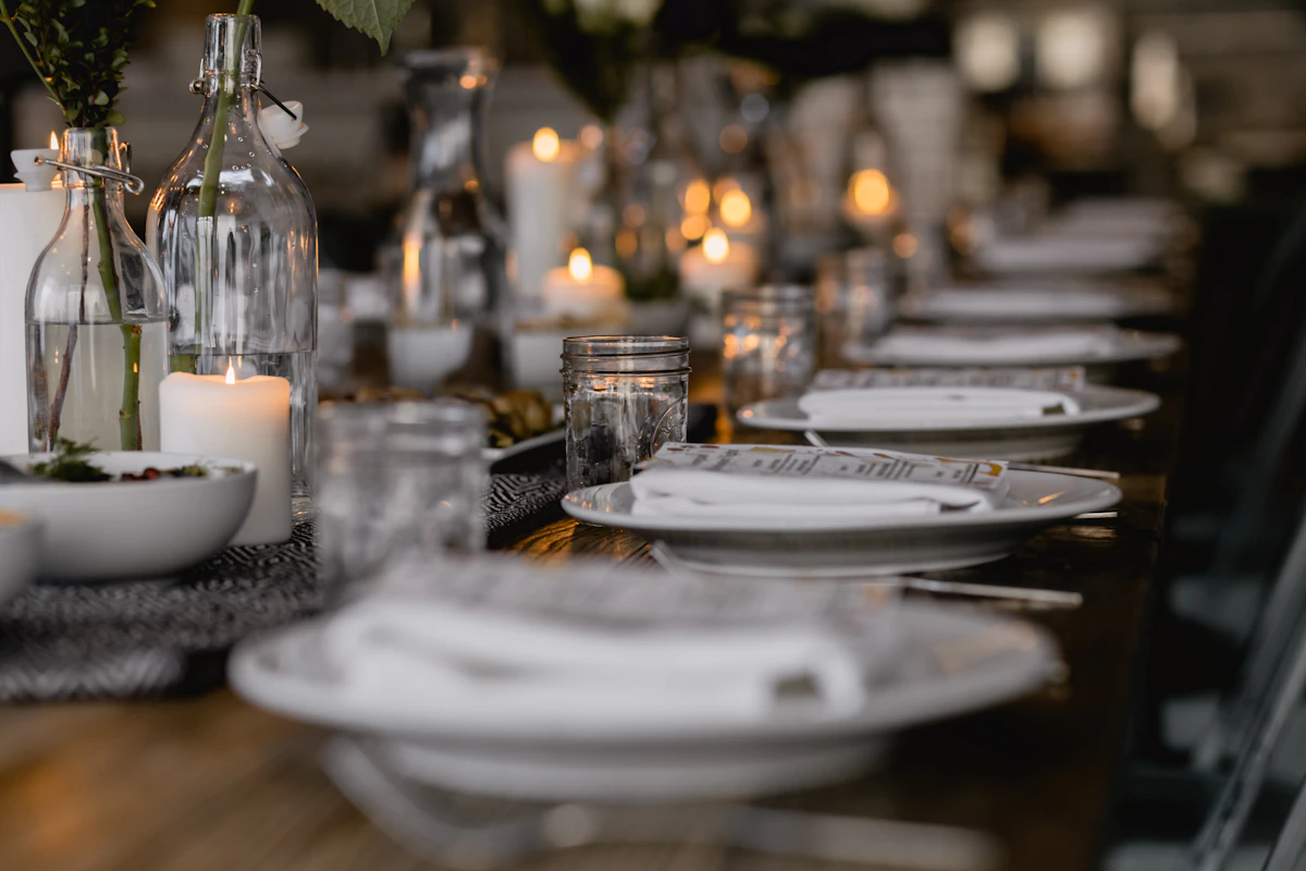 Table setting for private event — presentation style reference
